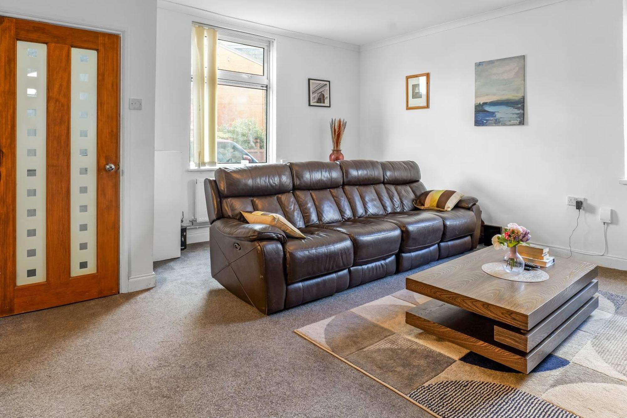 Rochdale 3 Bedroom House 2 Bath With Free Parking Sleeps 7 ภายนอก รูปภาพ