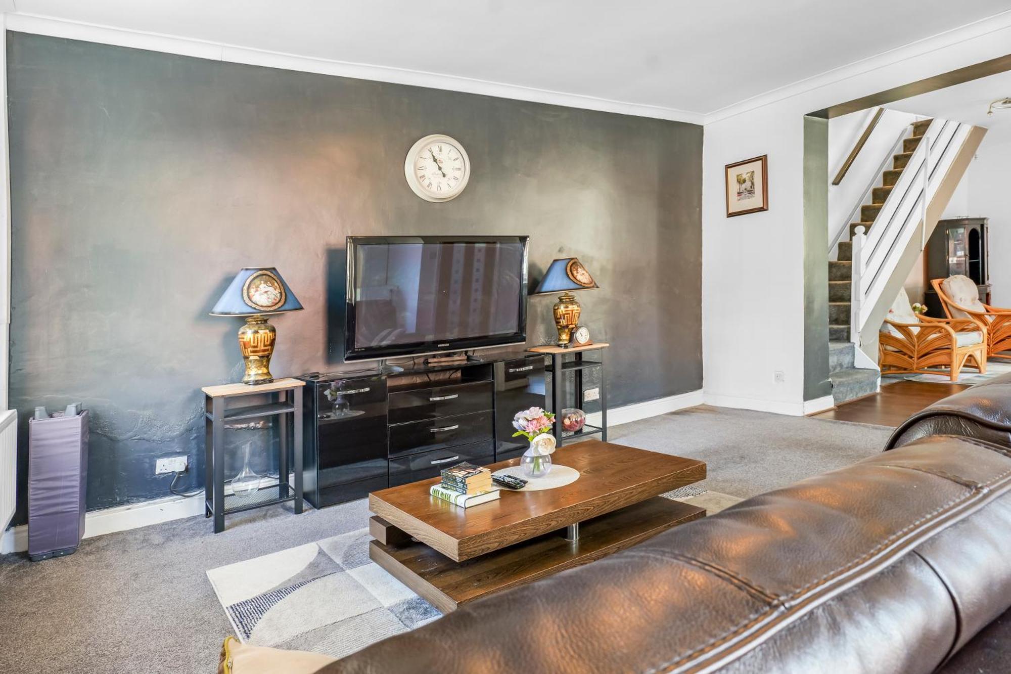 Rochdale 3 Bedroom House 2 Bath With Free Parking Sleeps 7 ภายนอก รูปภาพ