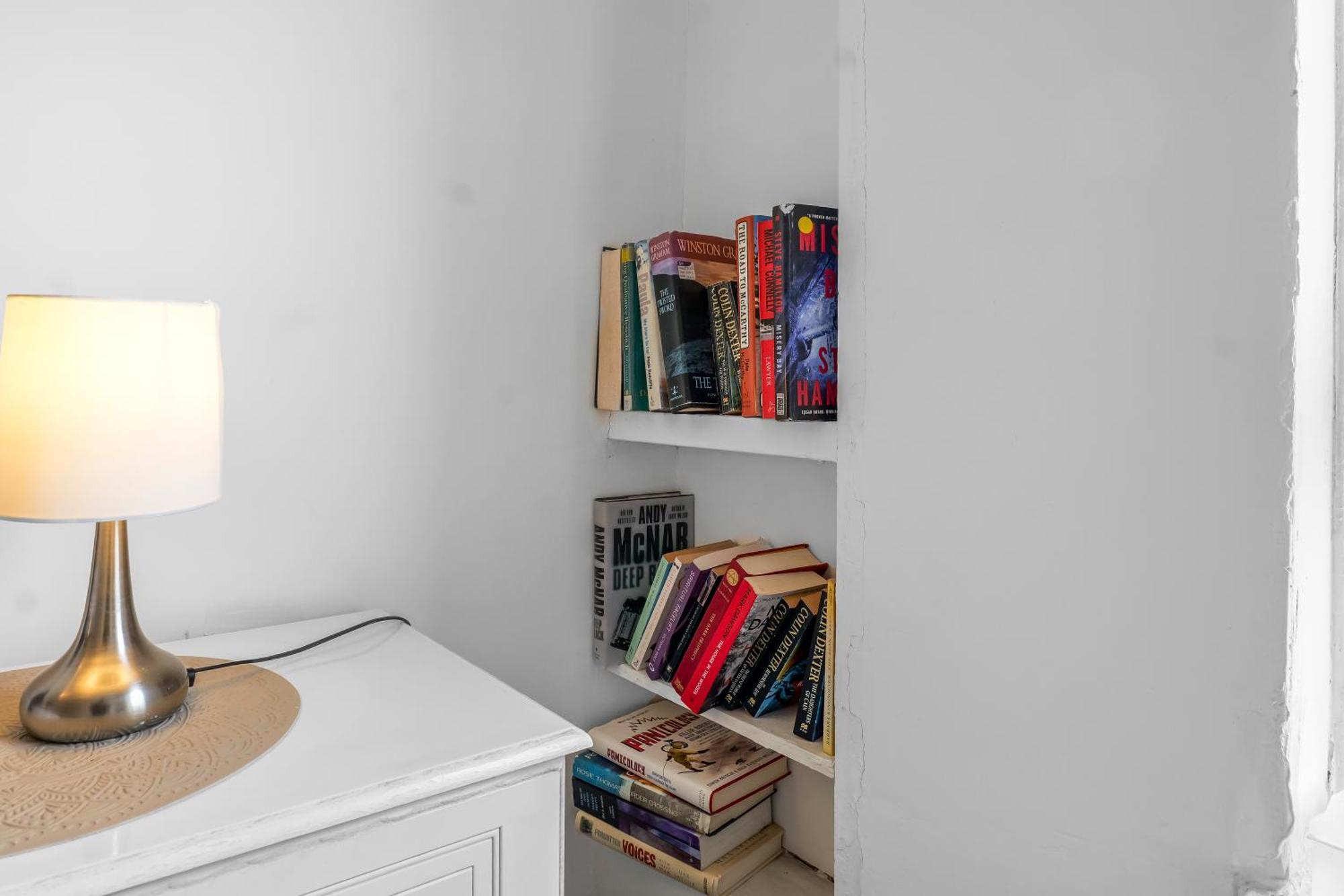 Rochdale 3 Bedroom House 2 Bath With Free Parking Sleeps 7 ภายนอก รูปภาพ